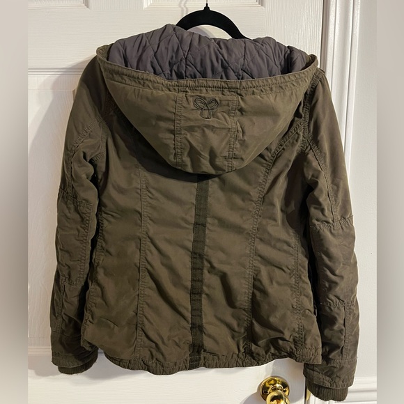 TNA Olive Hooded Jacket - Picture 4 of 5